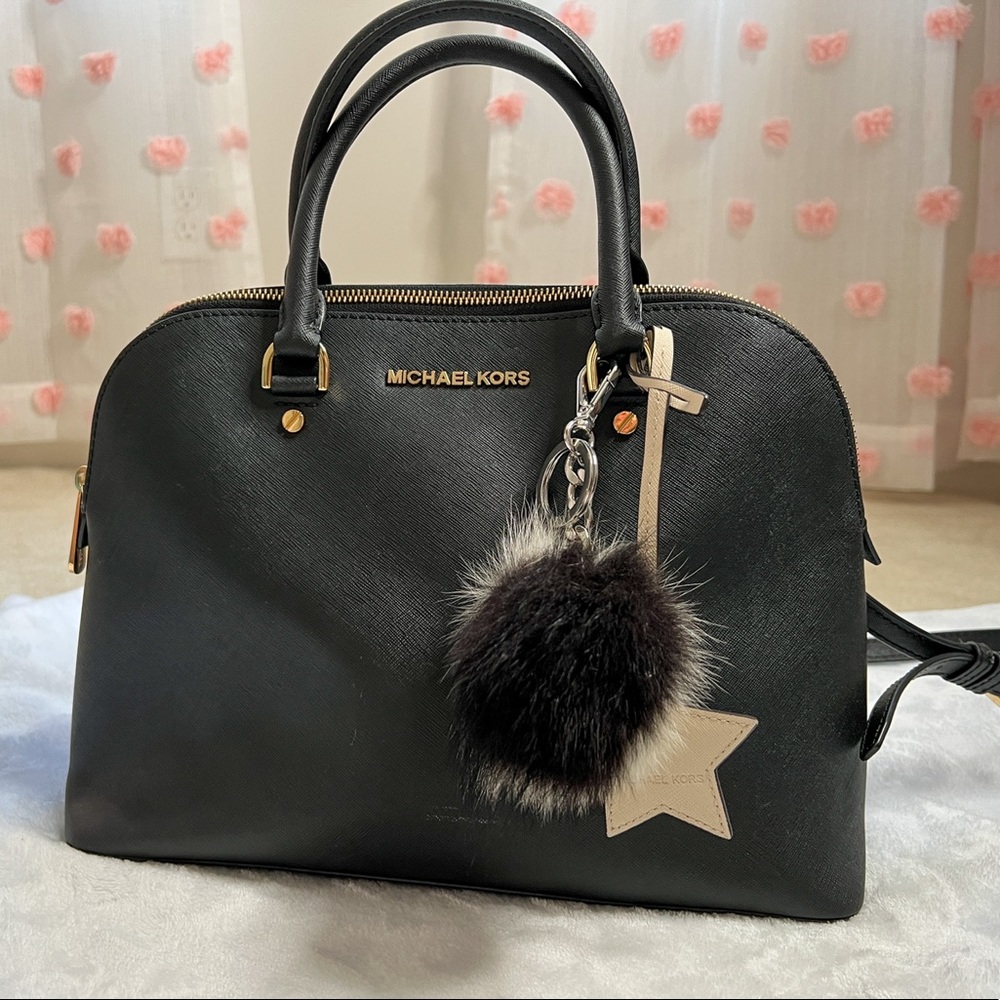 Auntentic- Michael Kors Large Dome Bag
